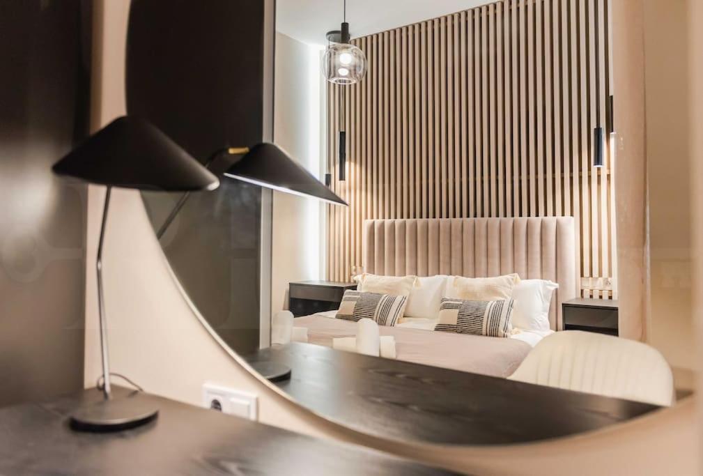 Contemporary Minimalist Apartment By Rems Малага Экстерьер фото