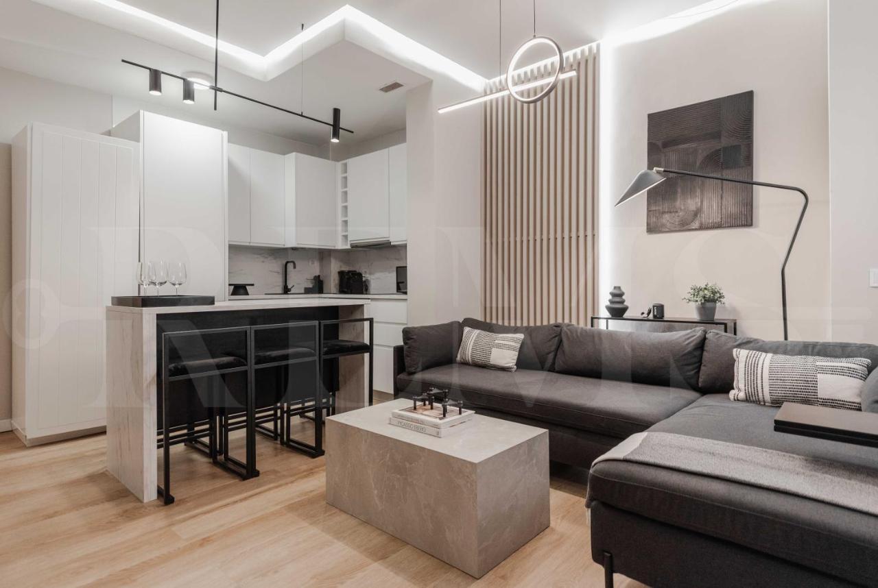 Contemporary Minimalist Apartment By Rems Малага Экстерьер фото